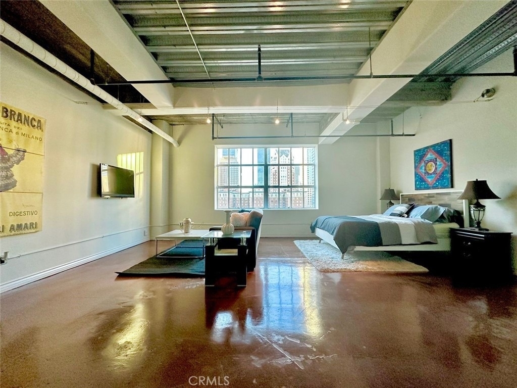 312 W 5th Street - Photo 1