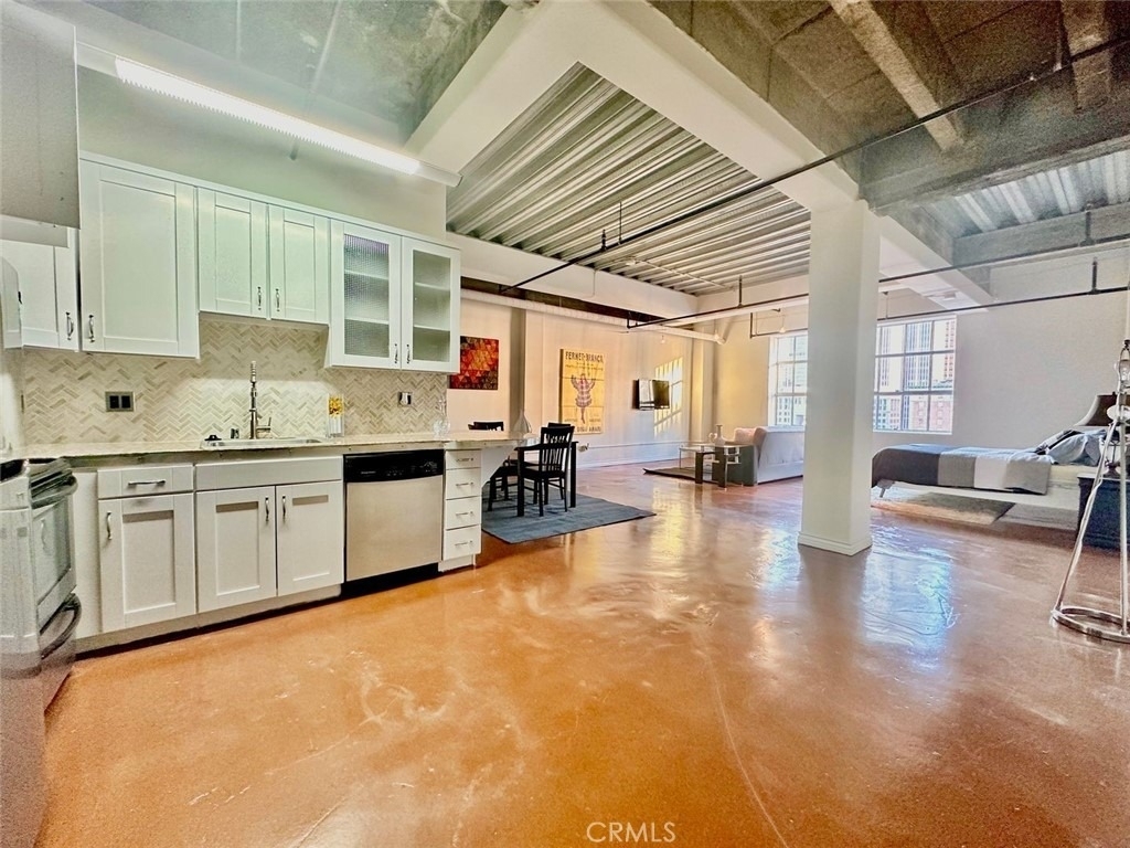 312 W 5th Street - Photo 8