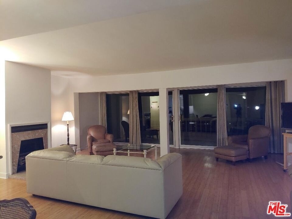23918 De Ville Way - Photo 8