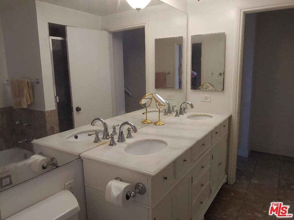 23918 De Ville Way - Photo 31