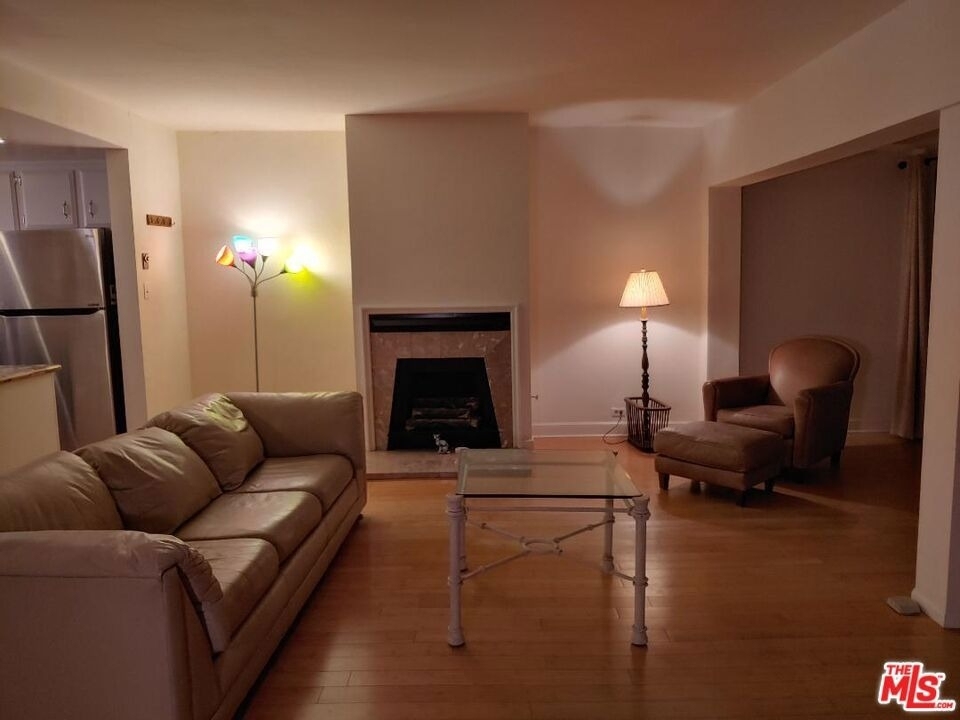 23918 De Ville Way - Photo 4