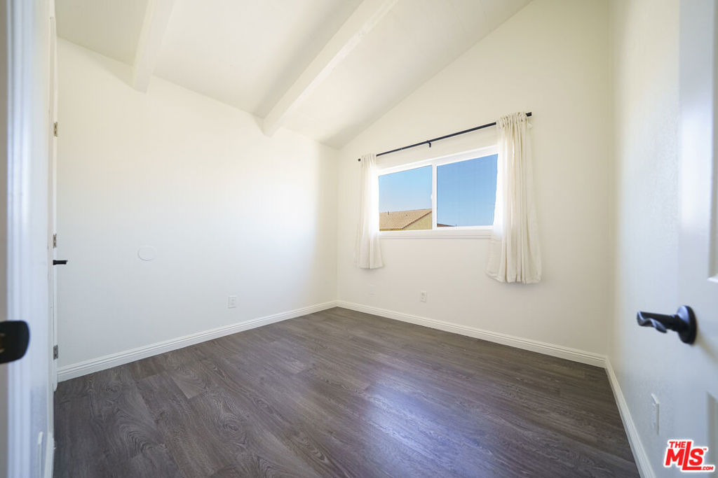 43609 Stanridge Avenue - Photo 5