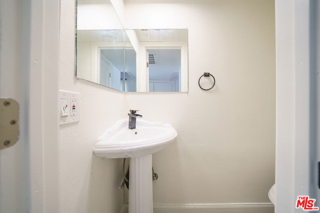43609 Stanridge Avenue - Photo 4