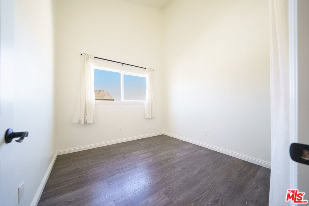 43609 Stanridge Avenue - Photo 7