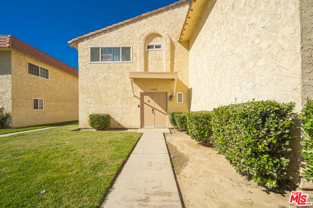 43609 Stanridge Avenue - Photo 0