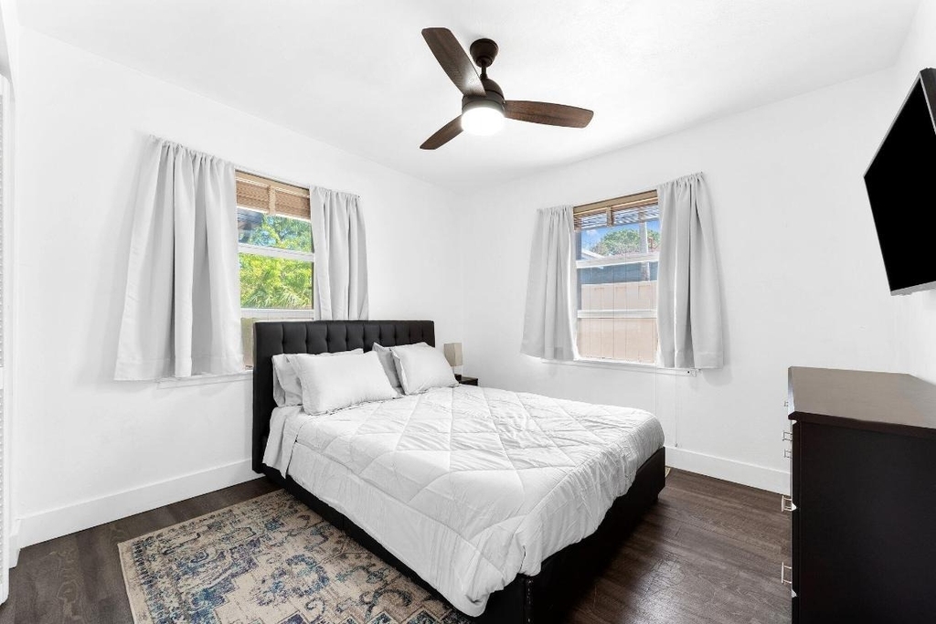 1140 Sw 9th Avenue - Photo 8