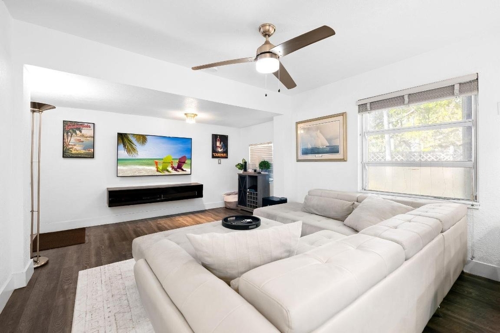 1140 Sw 9th Avenue - Photo 3