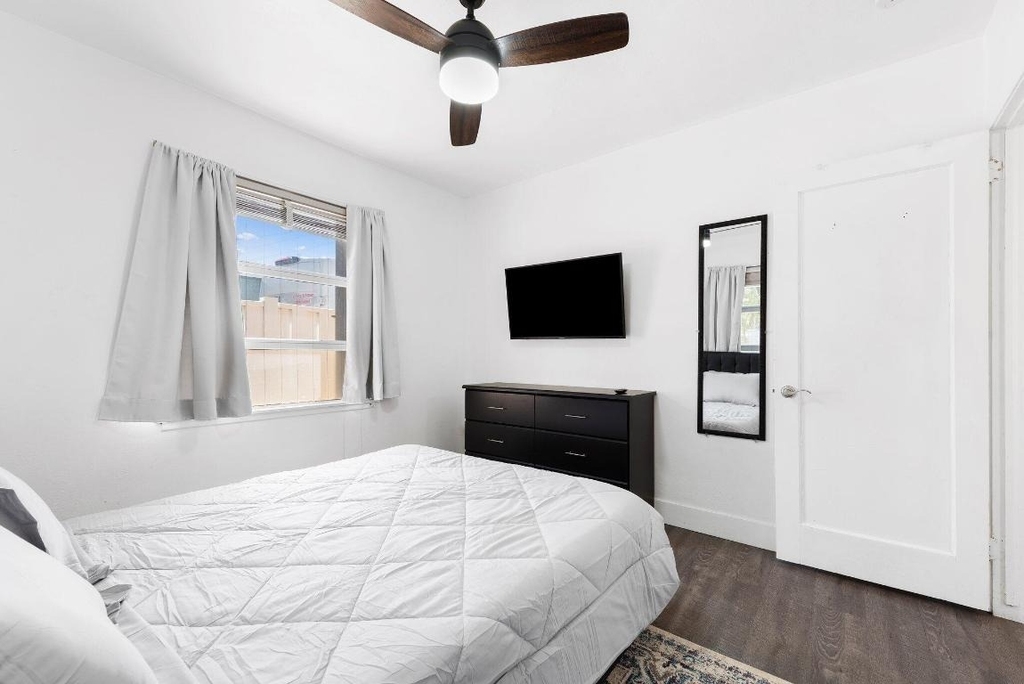 1140 Sw 9th Avenue - Photo 7