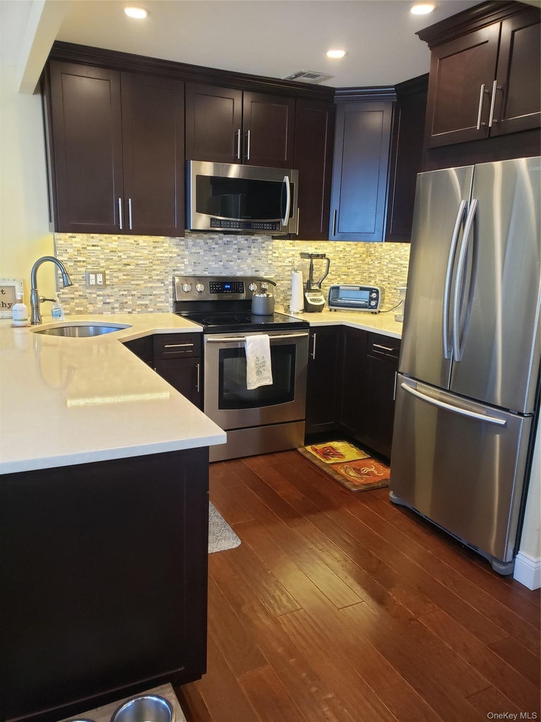 100 W Broadway - Photo 30