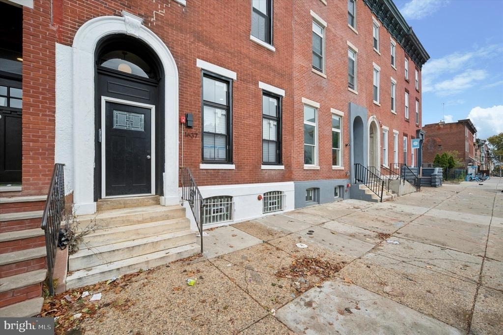 1637 W Girard Avenue - Photo 12