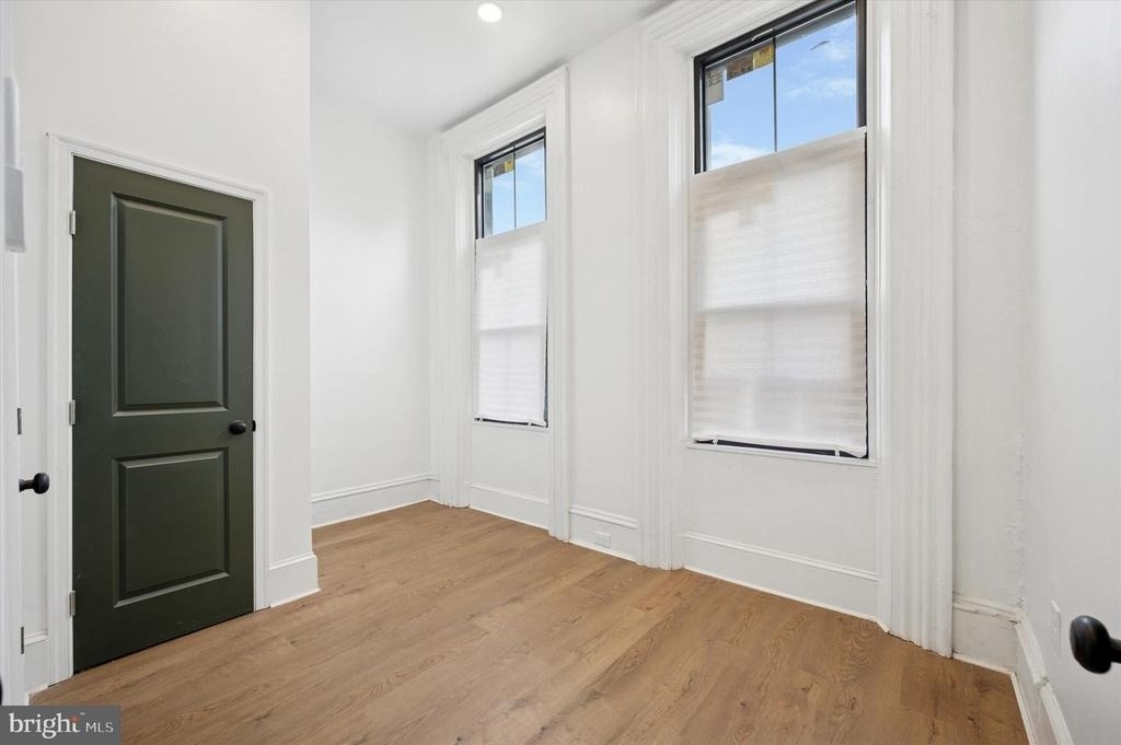 1637 W Girard Avenue - Photo 4