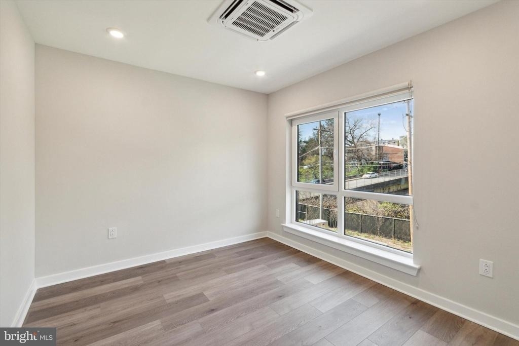 3449 Scotts Lane - Photo 2