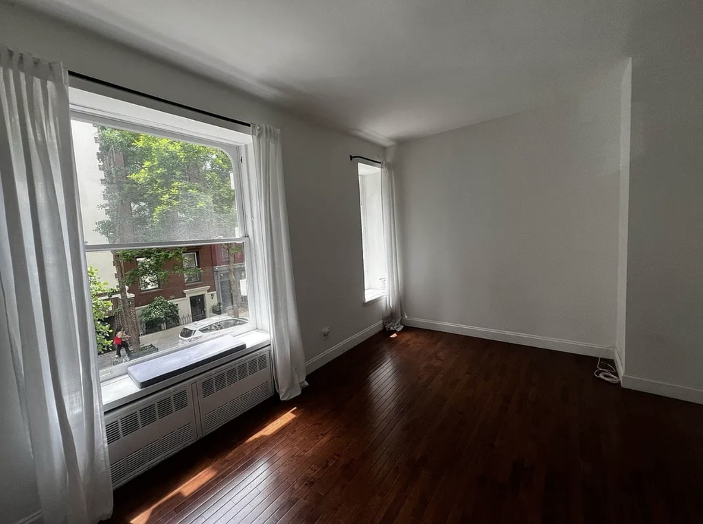 26 Gramercy Park South, Unit 2g - Photo 2