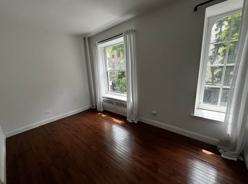 26 Gramercy Park South, Unit 2g - Photo 1
