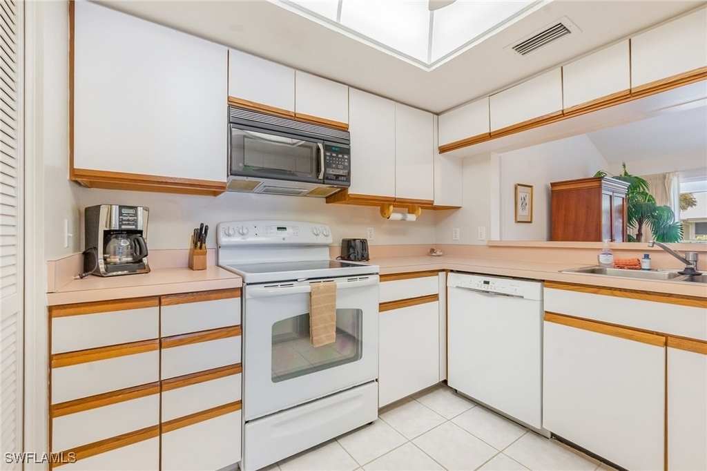 4111 Lake Forest Drive - Photo 6