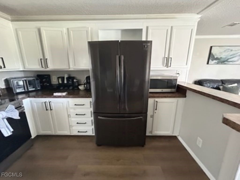 651 Hunting Club Avenue - Photo 2