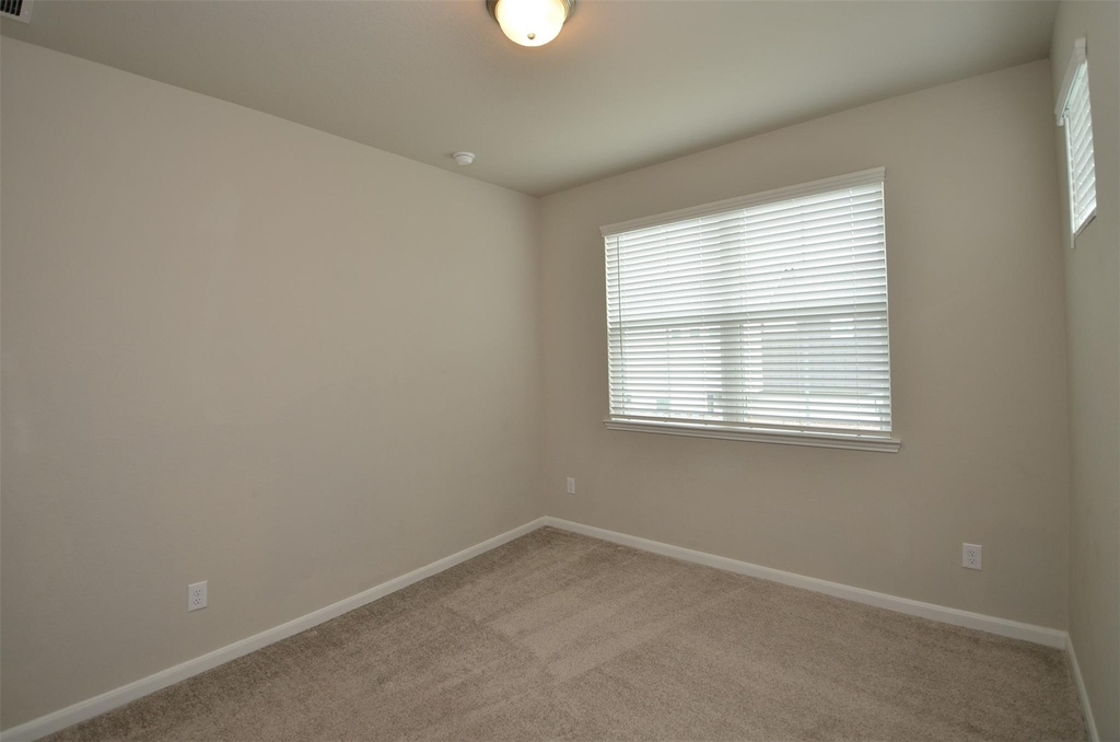 9821 Prairie Garden Lane - Photo 35