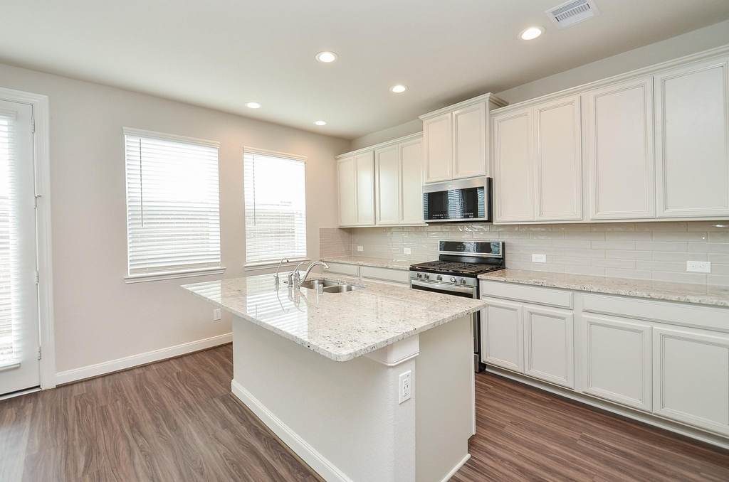 9821 Prairie Garden Lane - Photo 17
