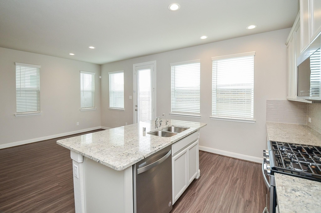 9821 Prairie Garden Lane - Photo 18