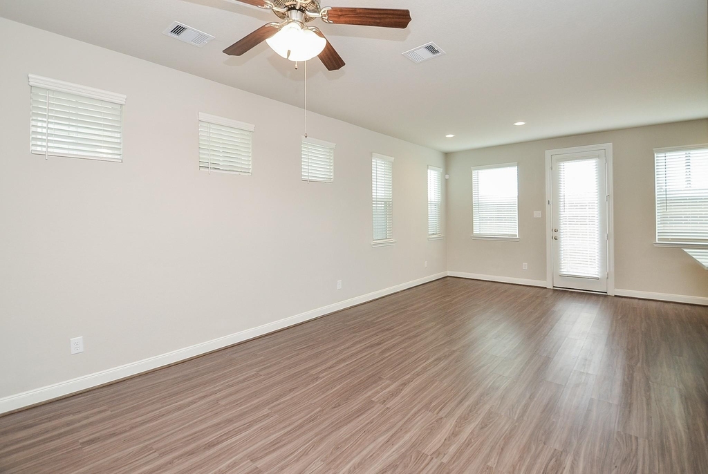 9821 Prairie Garden Lane - Photo 9