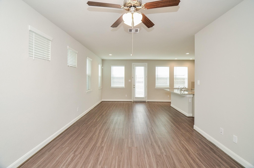 9821 Prairie Garden Lane - Photo 8