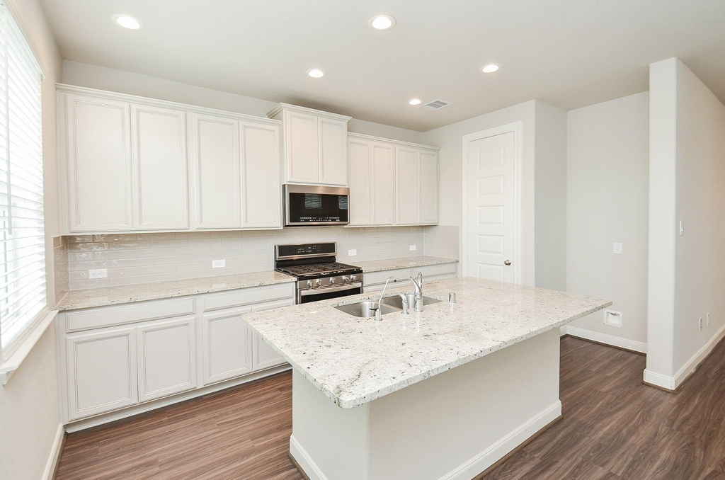 9821 Prairie Garden Lane - Photo 16