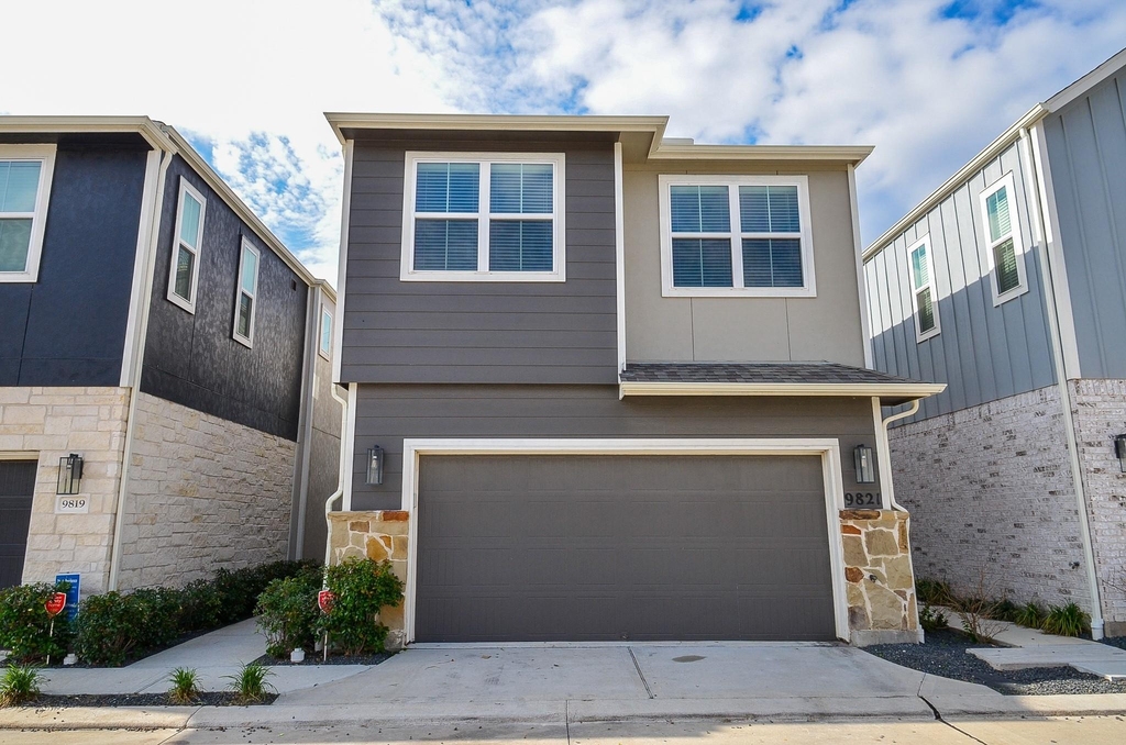 9821 Prairie Garden Lane - Photo 0