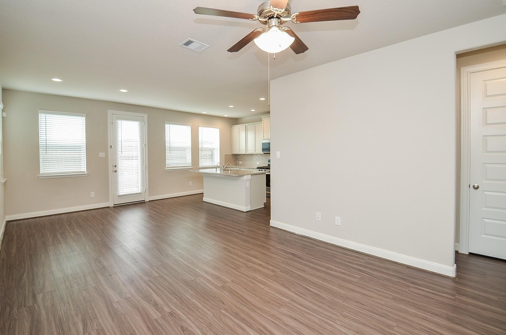 9821 Prairie Garden Lane - Photo 7