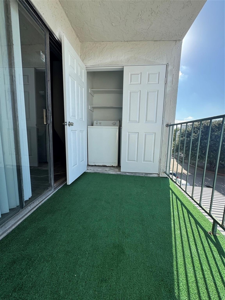 2824 S Bartell Drive - Photo 10