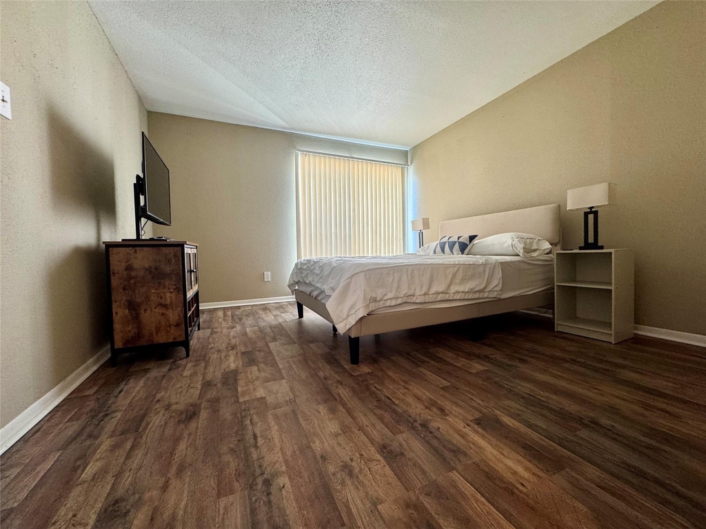 2824 S Bartell Drive - Photo 6