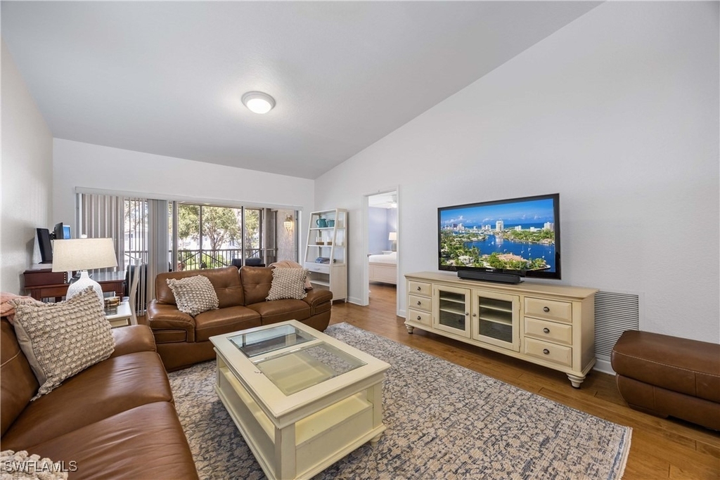 7050 Barrington Circle - Photo 7