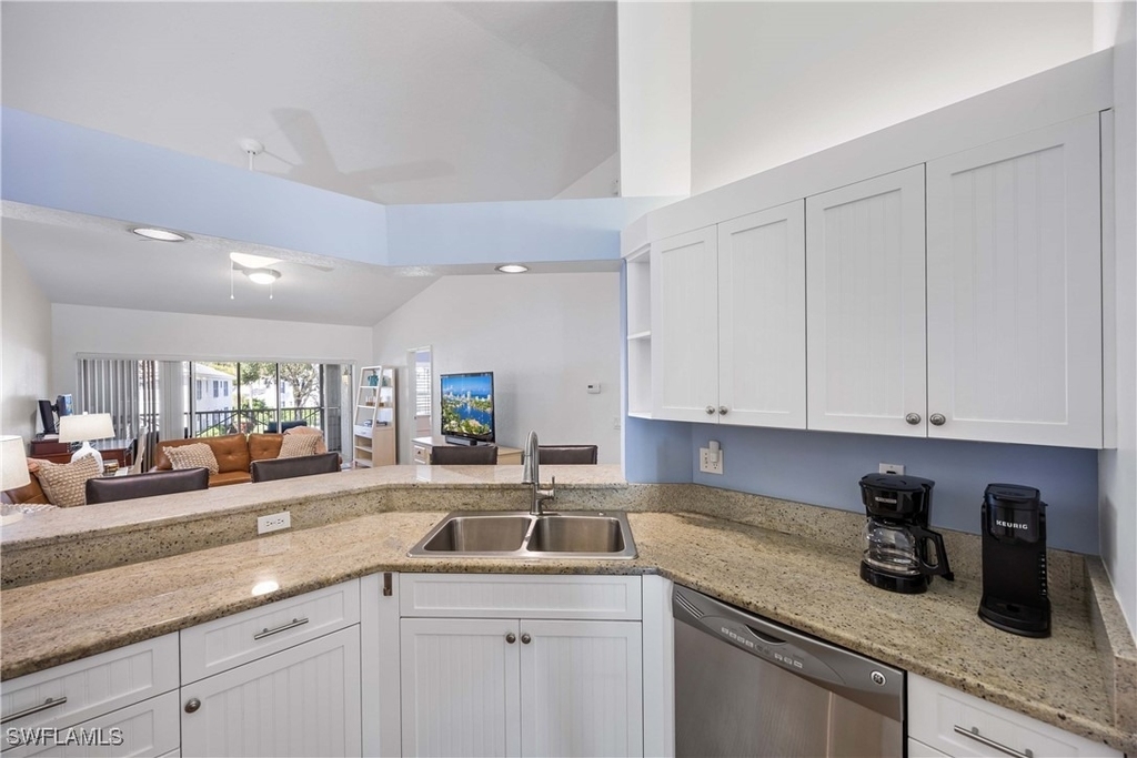 7050 Barrington Circle - Photo 14