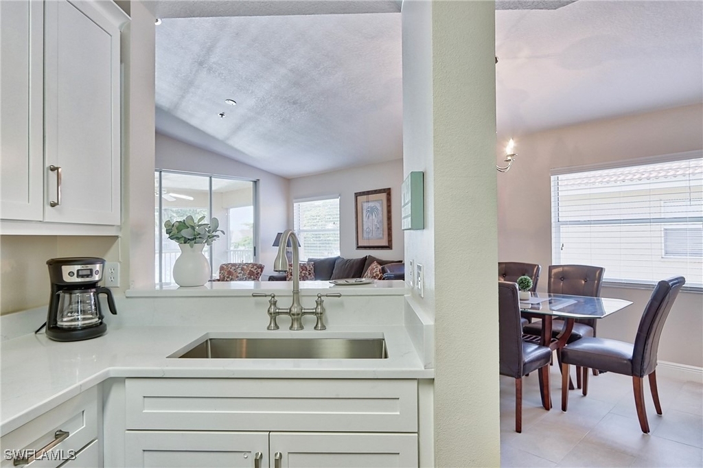 6544 Huntington Lakes Circle - Photo 9