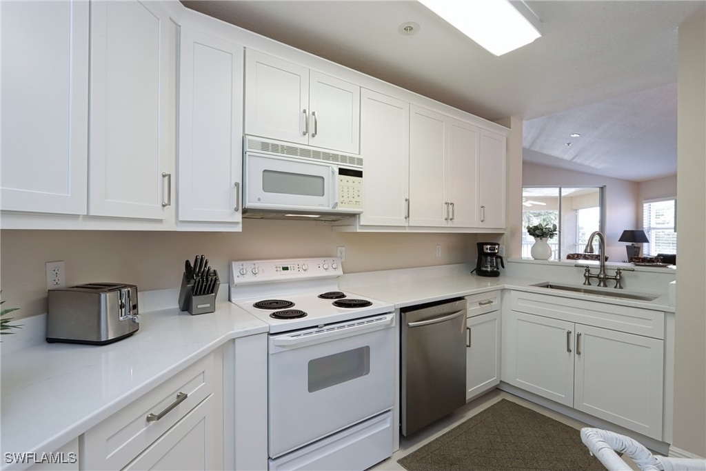 6544 Huntington Lakes Circle - Photo 8