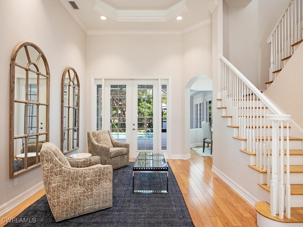 431 1st Avenue N - Photo 3