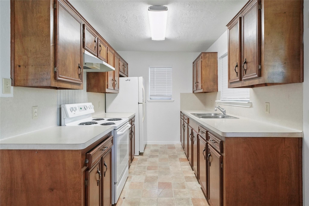 18121 Atkinson Lane - Photo 15