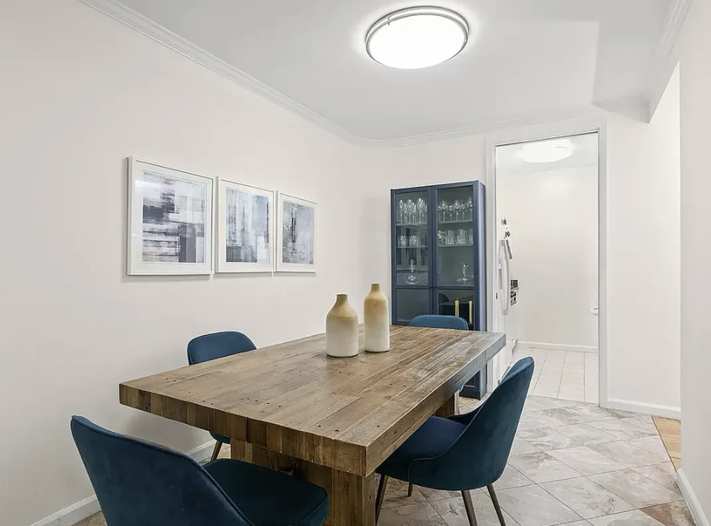 150 East 57th Street, Unit 22e - Photo 1