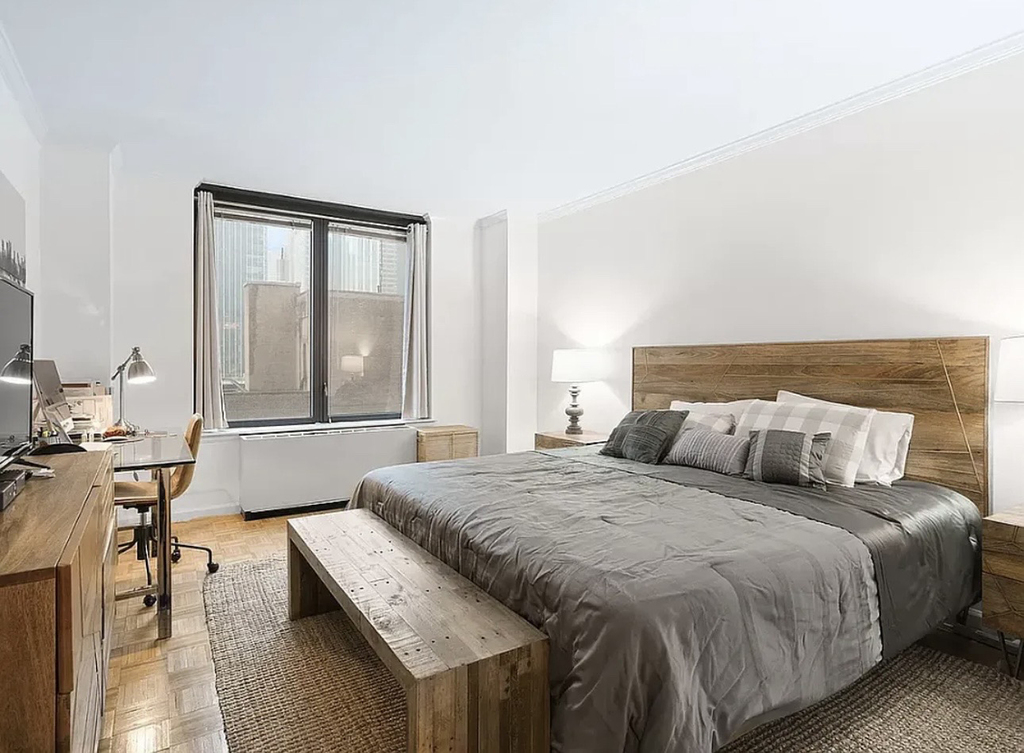 150 East 57th Street, Unit 22e - Photo 2
