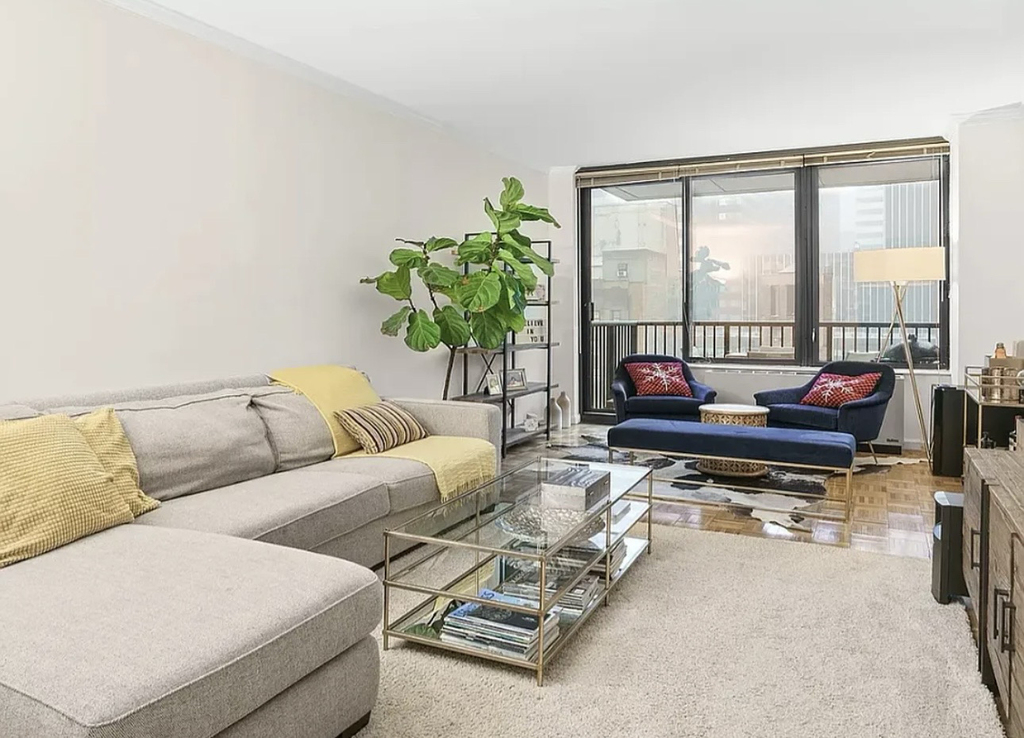 150 East 57th Street, Unit 22e - Photo 5