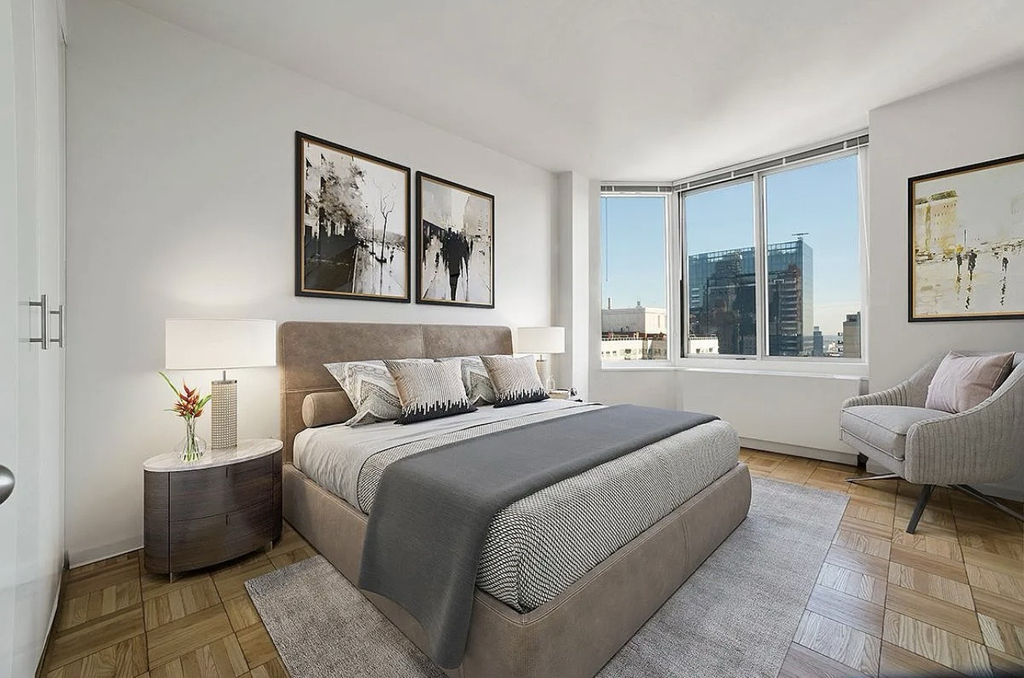 240 East 39th Street, Unit 7e - Photo 1