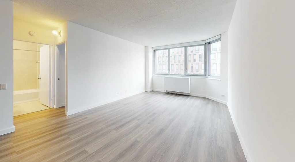 401 East 34th Street, Unit N15g - Photo 1