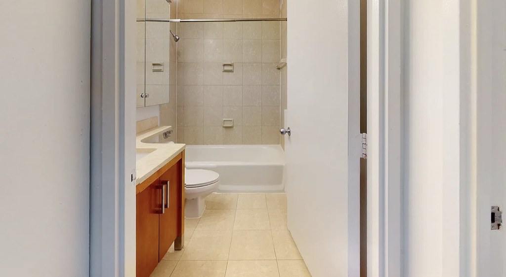 401 East 34th Street, Unit N15g - Photo 3