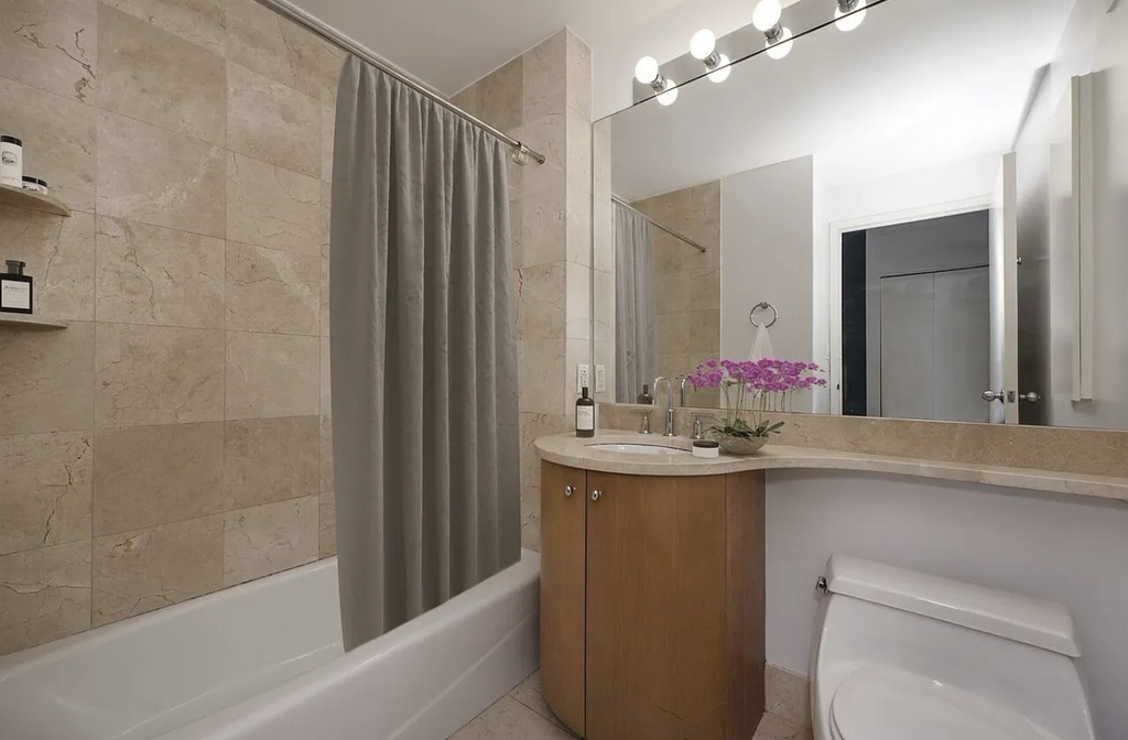 222 East 34th Street, Unit 903 - Photo 3