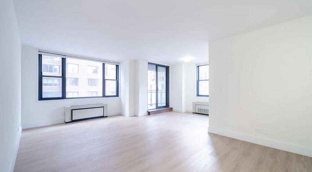 245 East 40th Street, Unit 21a - Photo 0