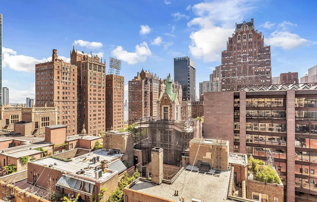 307-310 East 44th Street, Unit 1705 - Photo 8