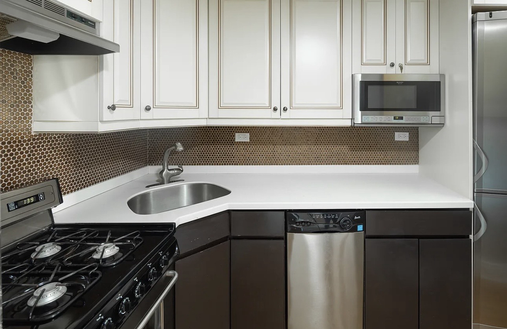 417 East 57th Street, Unit 16d - Photo 2