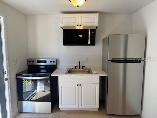 4605 N Hubert Avenue - Photo 2