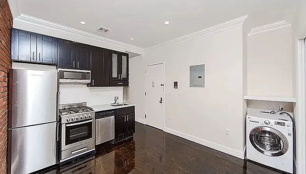 244 East 78th Street - Photo 1