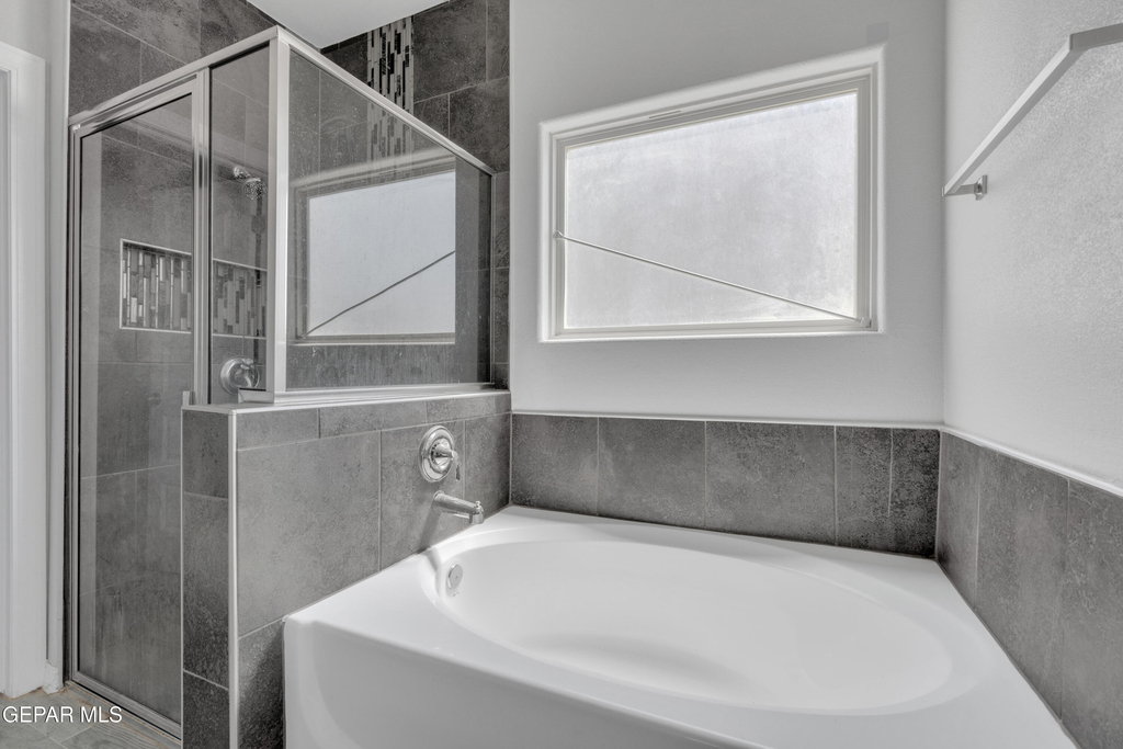12260 Desert Wolf Avenue - Photo 6