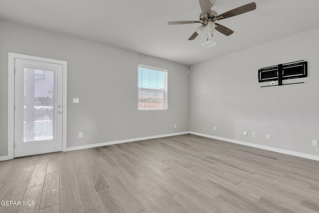 12260 Desert Wolf Avenue - Photo 23